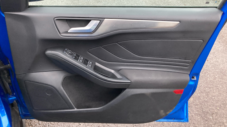 Ford Focus 1.0 EcoBoost Hybrid mHEV 155 Titanium 5dr Petrol Hatchback